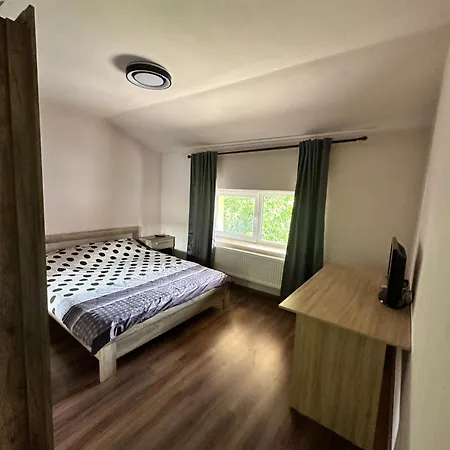 Park Apartment *